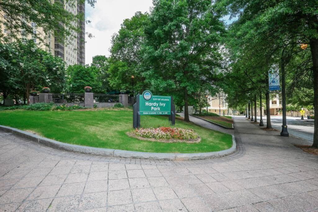 Ferienhaus Entire Condo! Downtown! 24 Concierge! Pt9b *