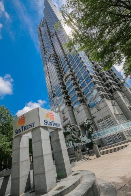Entire Condo! Downtown! 24 Concierge! Pt9b
