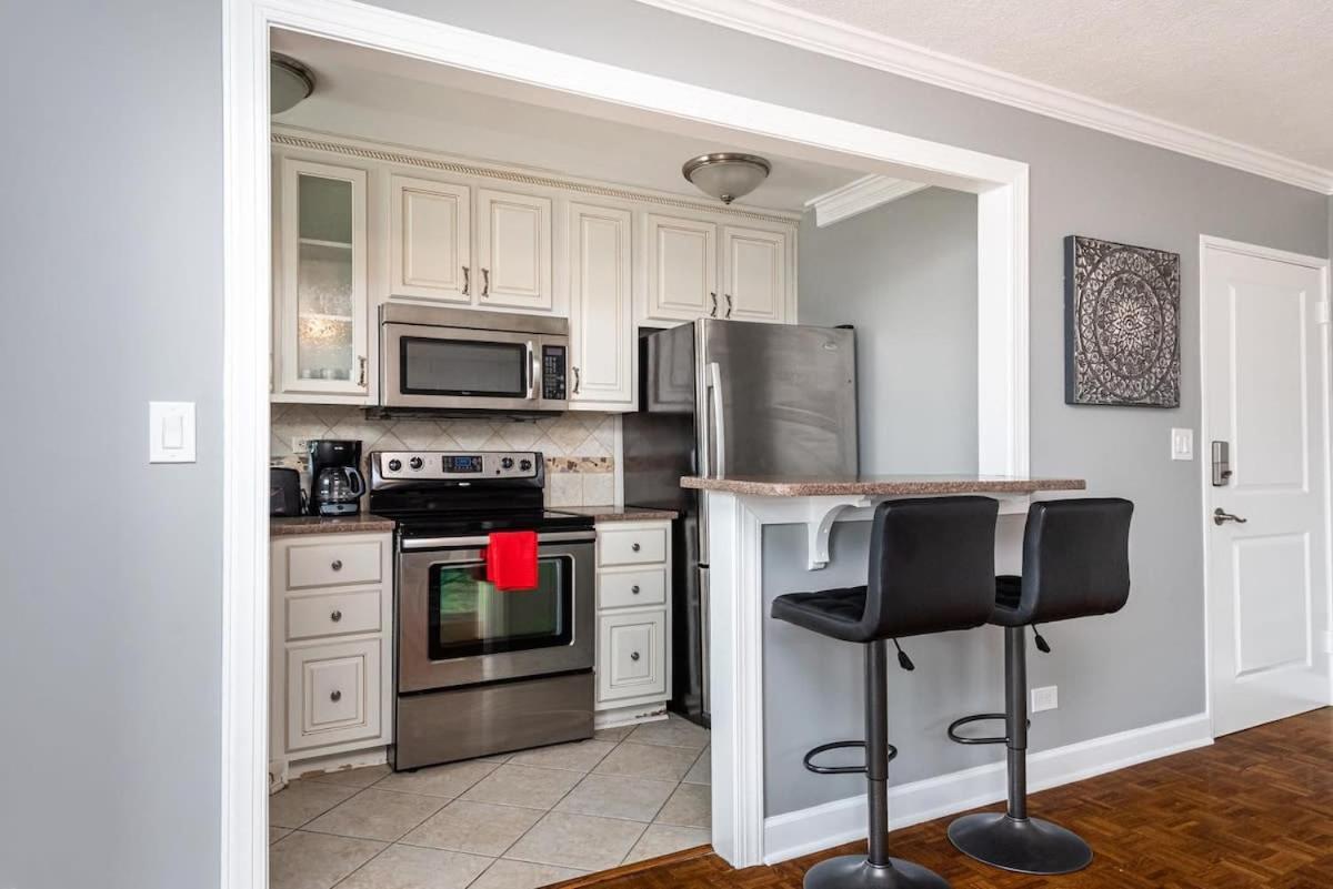Hébergement de vacances Entire Condo! Downtown! 24 Concierge! Pt9b *