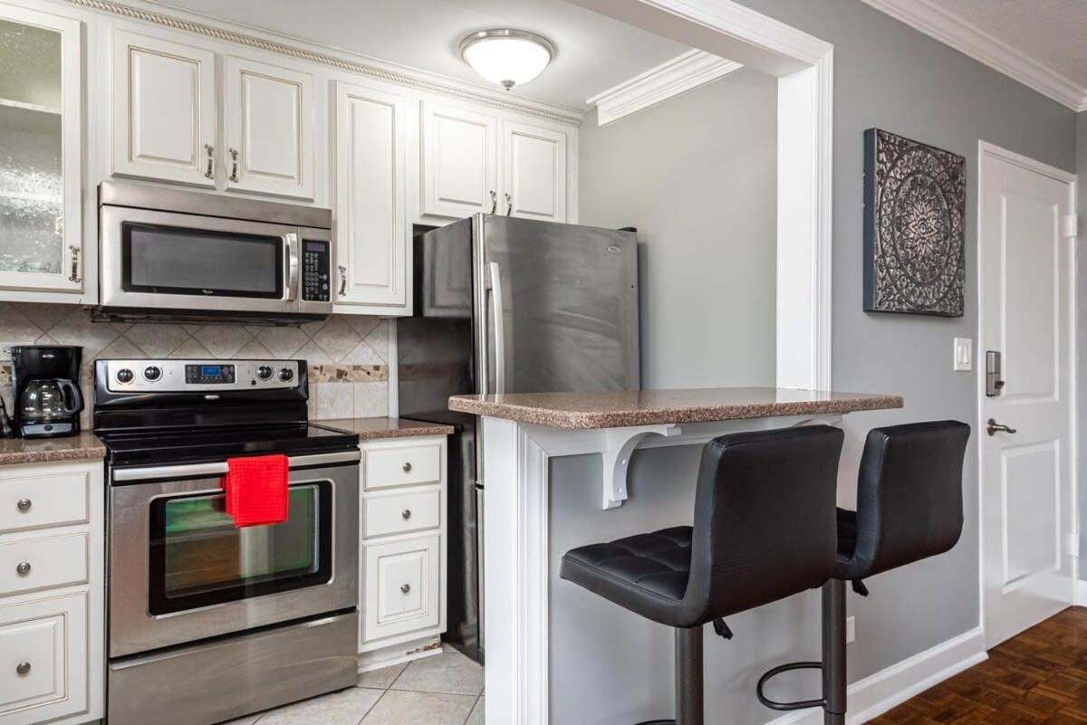 Hébergement de vacances Entire Condo! Downtown! 24 Concierge! Pt9b